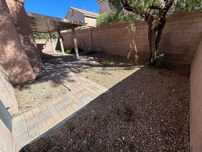 Building Photo - 5991 Bassio Ave