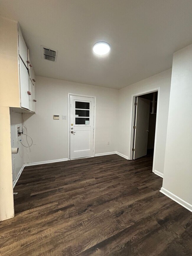 Building Photo - This one has it all!  Spacious 3-Bedroom Home in a Great Location!