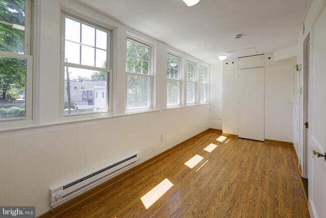 Building Photo - 3712 Garfield St NW