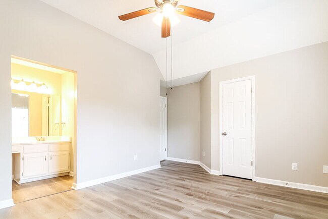 Building Photo - 5731 Riverhead Ave