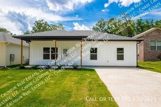 Building Photo - 2208 Nichols Rd