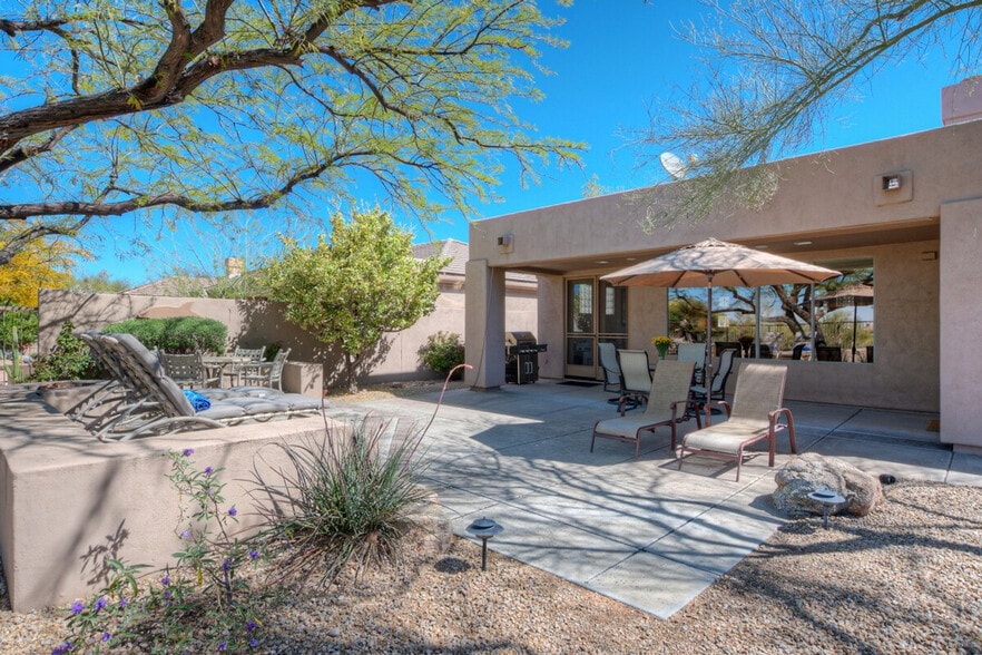 Building Photo - 7155 E Night Glow Cir