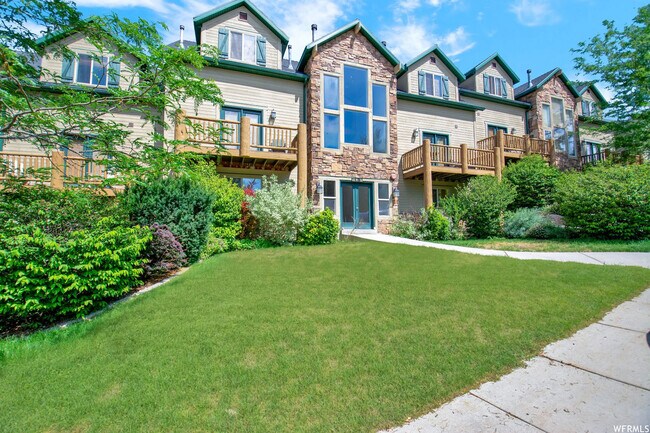 Building Photo - 3537 N Fox Run Dr