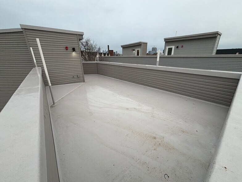 Building Photo - 713 N 42nd St