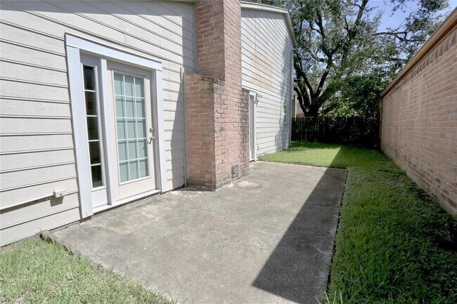 Building Photo - 4243 Yupon Ridge Dr