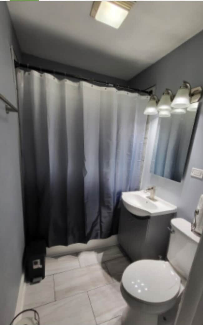 Building Photo - 318 Minocqua St