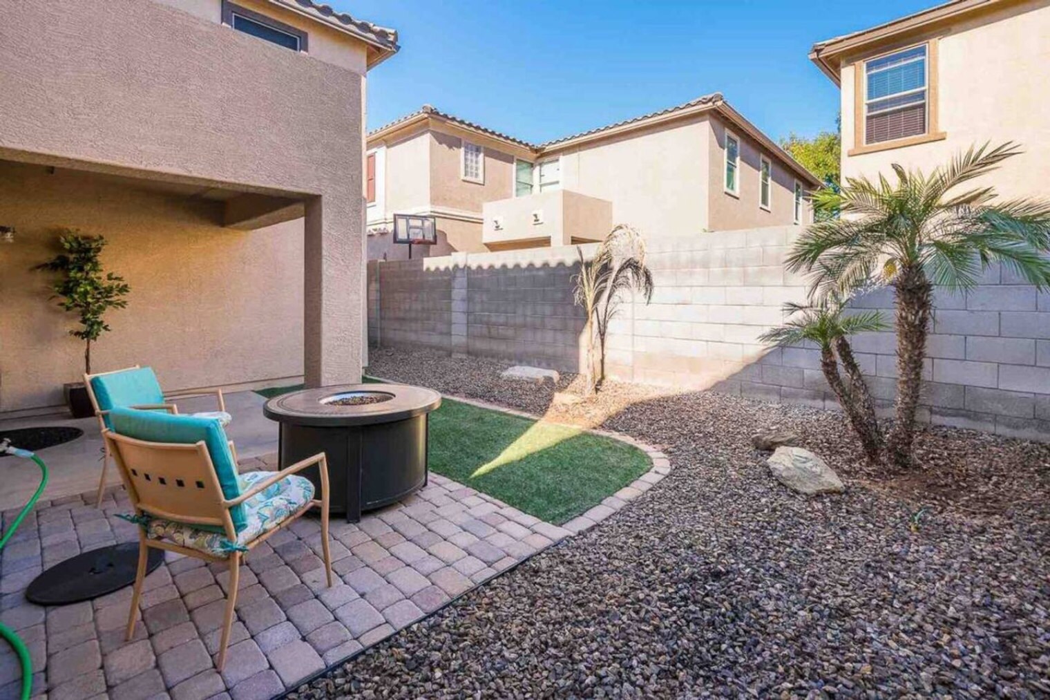 Building Photo - 10948 W Elm St