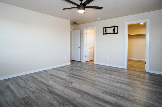 Building Photo - 4272 W Peak Cloud Dr