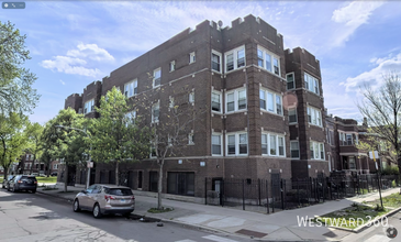 Building Photo - 2 bedroom near I-290