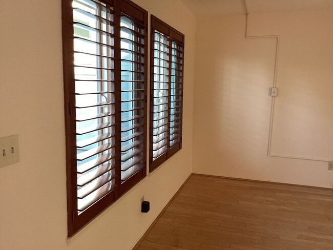 Building Photo - Seacliff Beach!