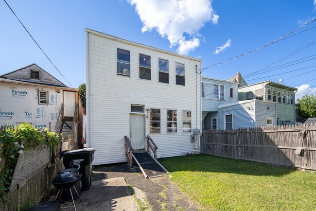 Building Photo - 500 2nd St