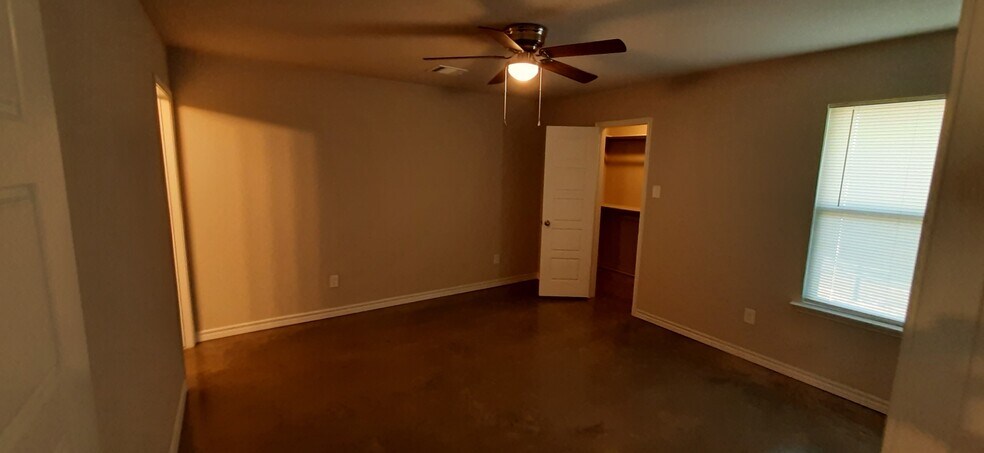 Building Photo - 109 Lollipop