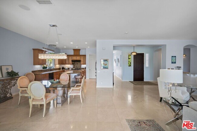Building Photo - 56645 Mountain View