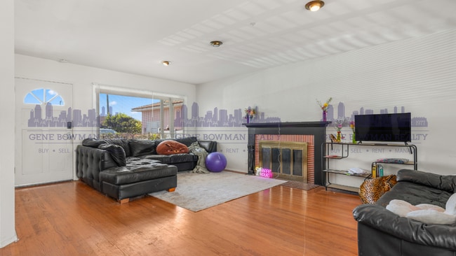 Building Photo - 5522 Dorothy Dr