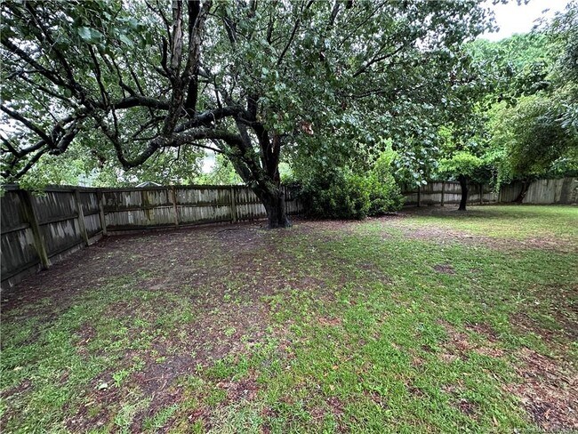 Building Photo - 103 Cromwell Ave
