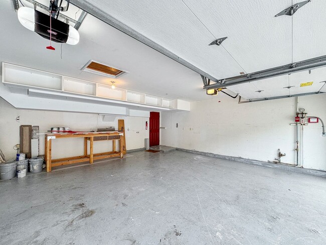Building Photo - Spacious & Upgraded 4 Bedroom, 3 Bath Home...
