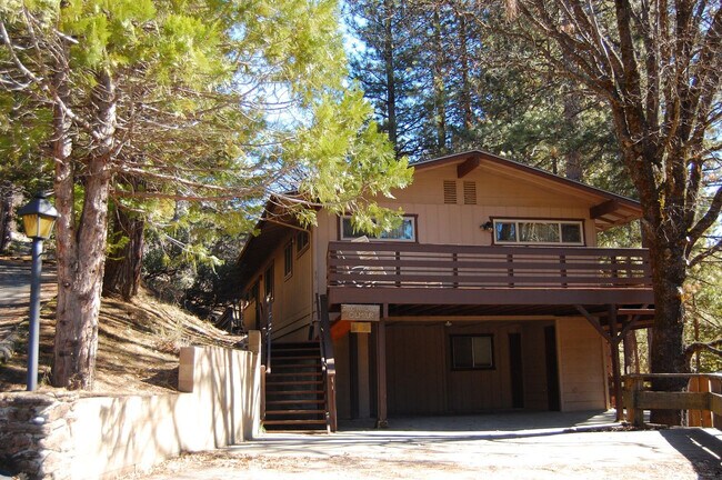 Building Photo - 2650 English Ln