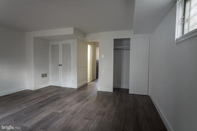 Building Photo - 301 I St SW