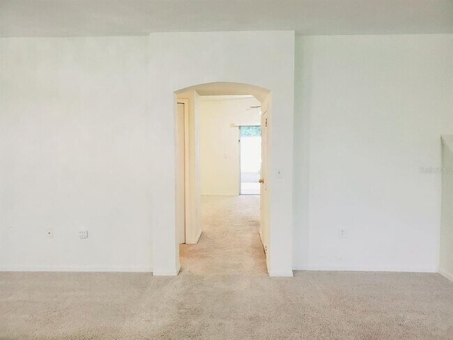 Building Photo - 1513 Deer Tree Ln