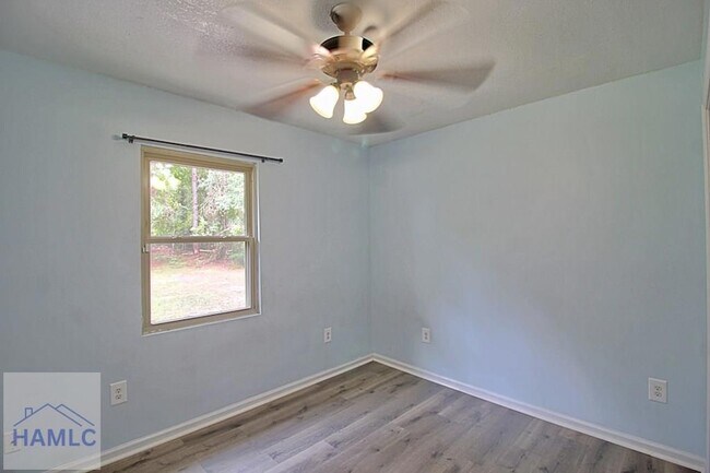 Building Photo - 1062 Kelly Dr