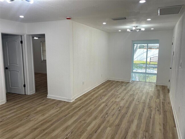 Building Photo - 3717 Belmont Blvd