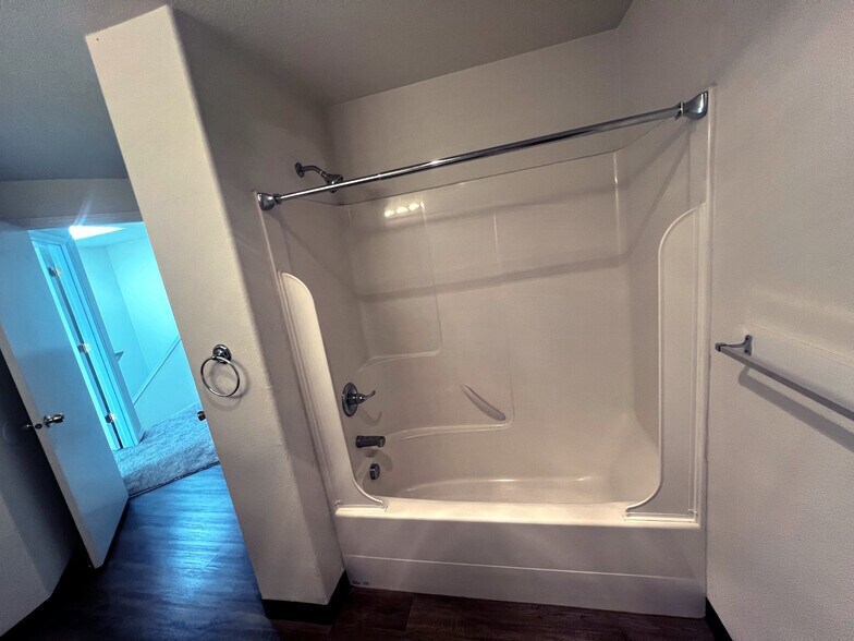 Building Photo - 1131 2nd St NW