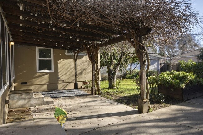 Building Photo - 5310 Callister Ave