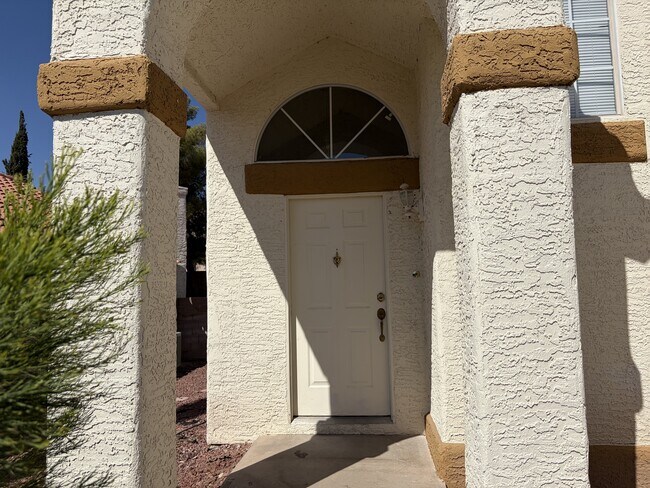 Building Photo - 2713 Brienza Way