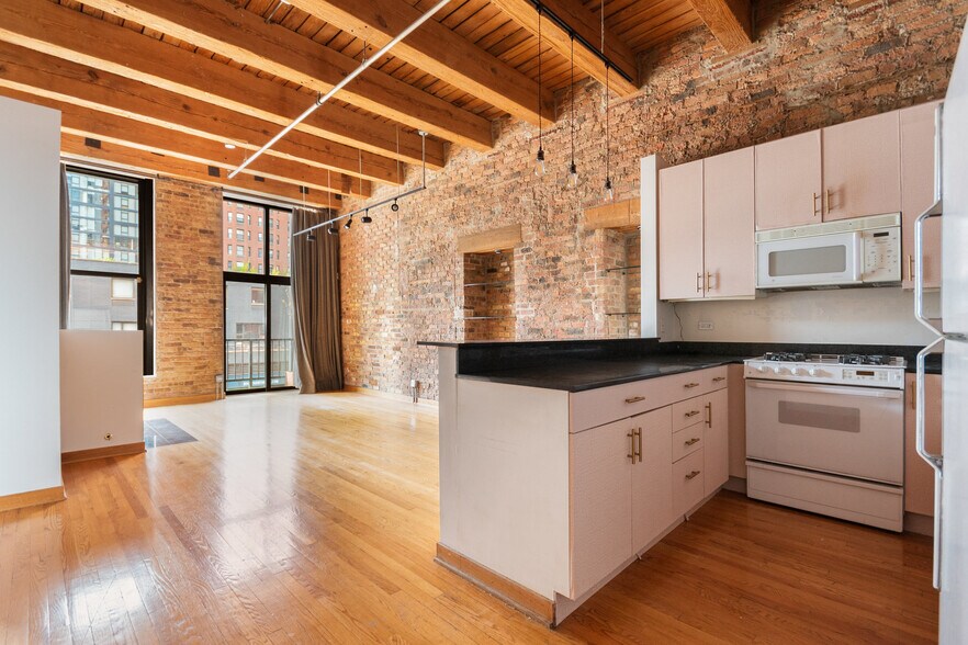 Building Photo - 300 W Grand Ave