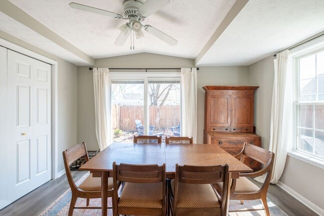 Building Photo - Prime Tremont Location | 2BR with Yard & Parking