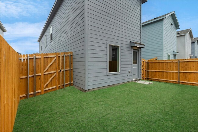 Building Photo - 725 Wagtail Dr