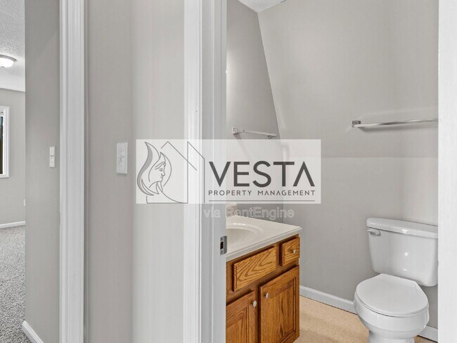 Building Photo - 588 Ray Hill Rd