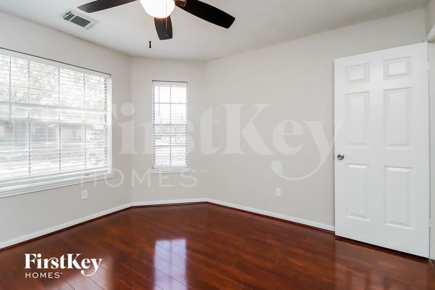 Building Photo - 2210 Dublin Dr