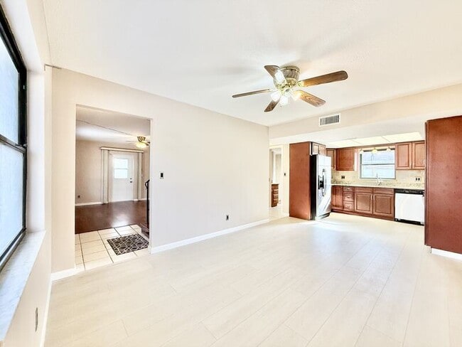 Building Photo - 12472 Monarch Cir