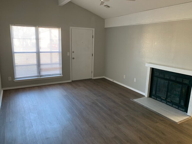 Building Photo - 11032 E 14th Ct