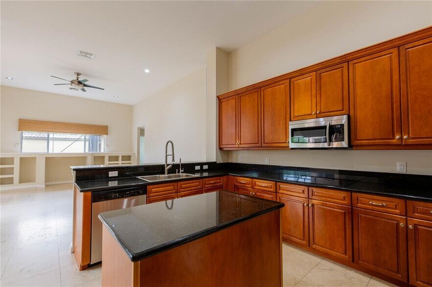 Building Photo - 18520 SW 39th Ct