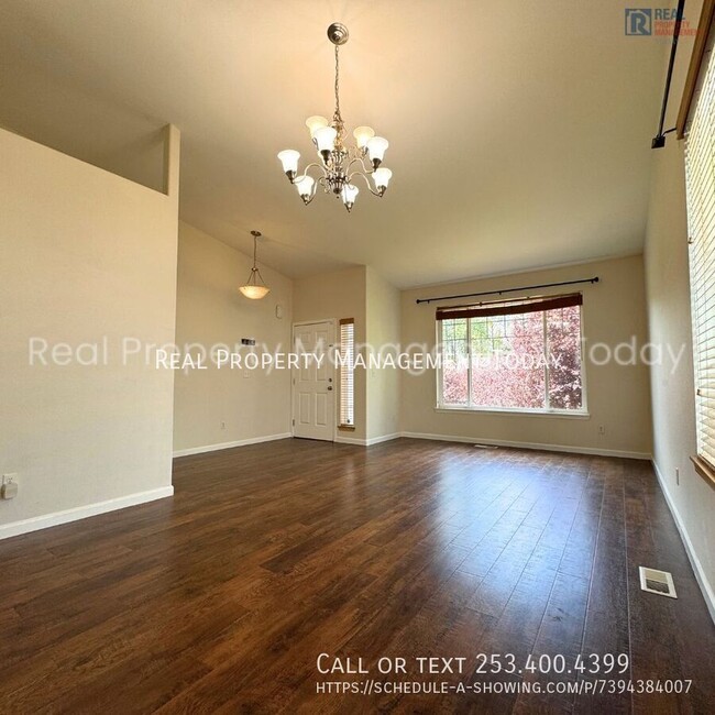 Building Photo - 15117 67th Ave E
