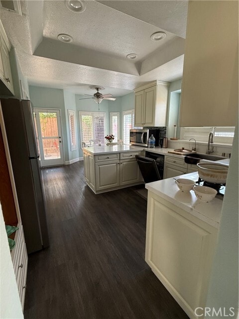 Building Photo - 10237 Kernwood Ct