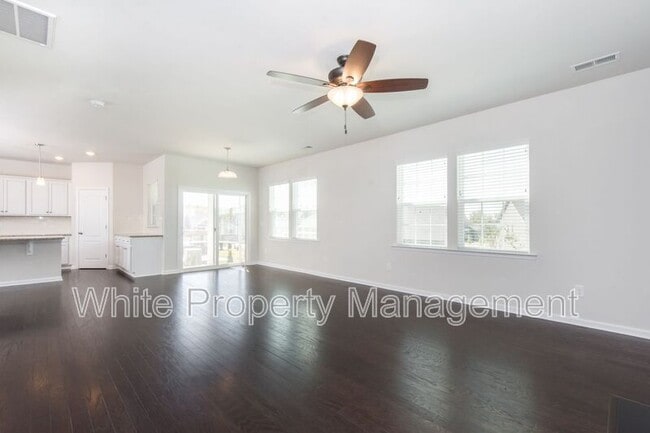 Building Photo - 1043 Winnett Dr