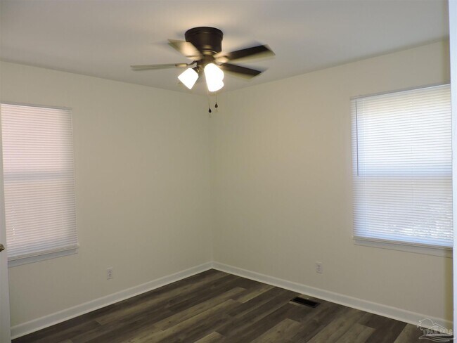 Building Photo - 3485 Rothschild Dr