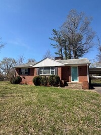 Building Photo - 4 Bedroom Home in Lynchburg