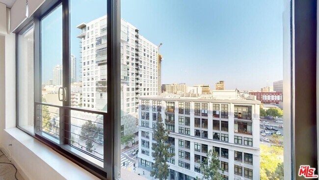 Building Photo - 1111 S Grand Ave