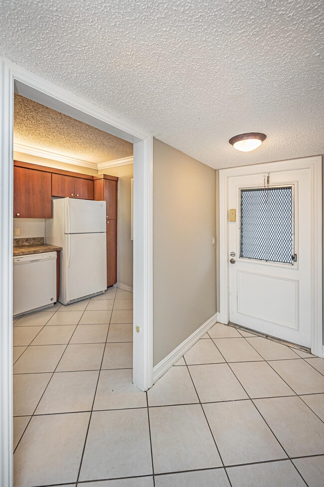 Building Photo - 2700 Casita Way