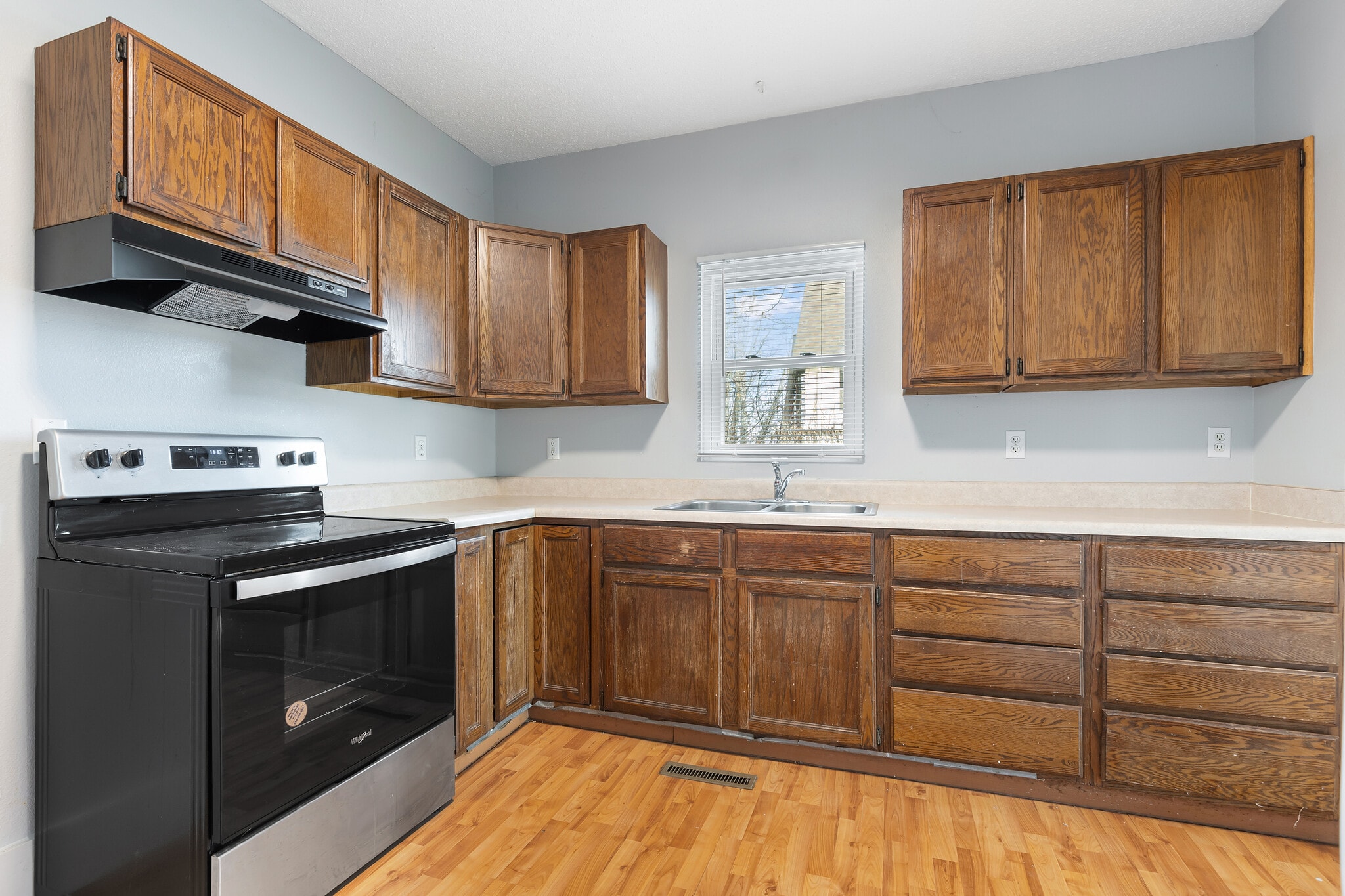 Building Photo - 711 East Blvd