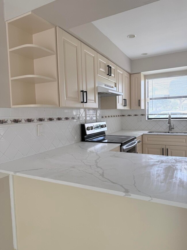 Building Photo - 101 Shoreview Dr