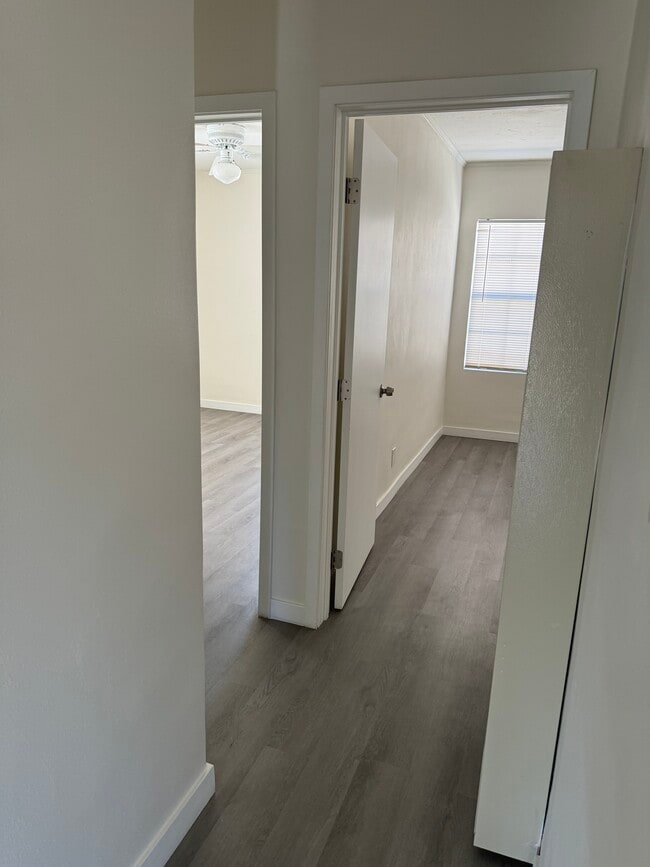 Building Photo - 15th Street