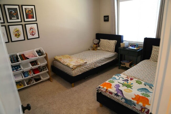 Building Photo - Short Term Leases! Furnished, Low Maintenance, Sweeping Views