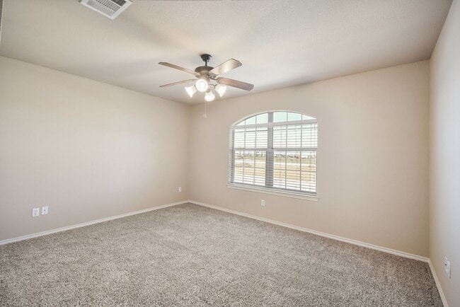 Building Photo - Nice 3 BEDROOM DUPLEX LOCATED IN HUTTO, TEXAS!
