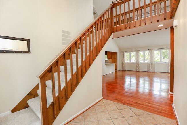 Building Photo - Luxurious home rental in Broad Bay Islands!