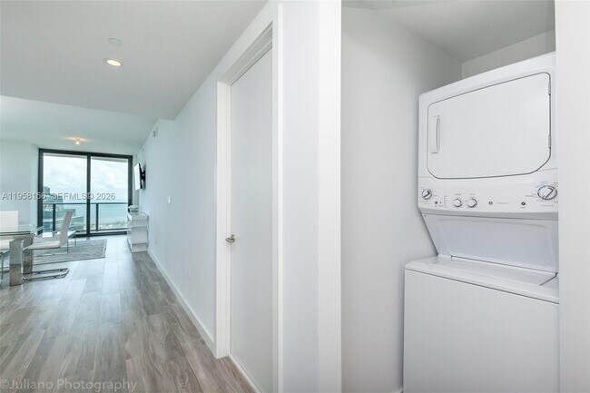 Building Photo - 1300 S Miami Ave